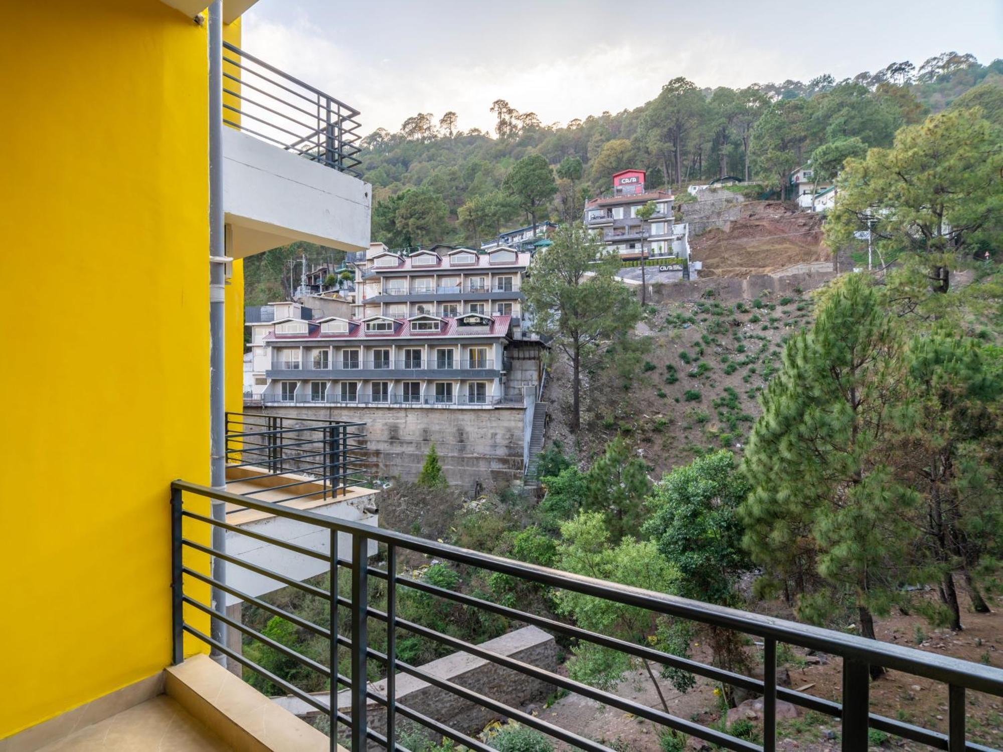 The Hosteller Kasauli Room photo