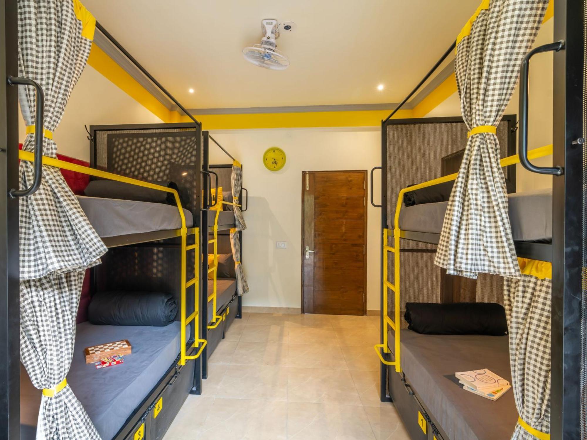 The Hosteller Kasauli Room photo