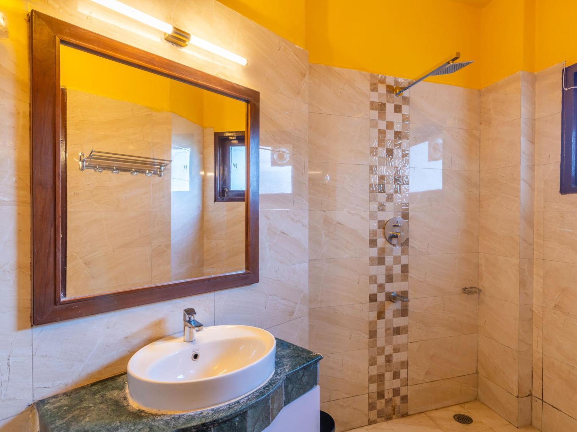 The Hosteller Kasauli Room photo